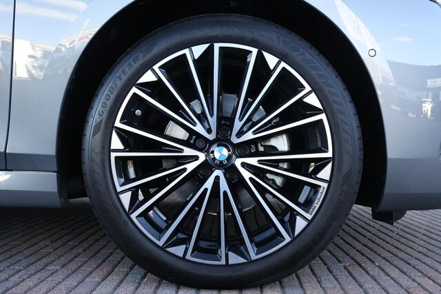 BMW 2-SERIE Active Tourer 225e xDrive M Sportpakket | Travel Pack | Comfort Pack | Premium Pack | Harman Kardon