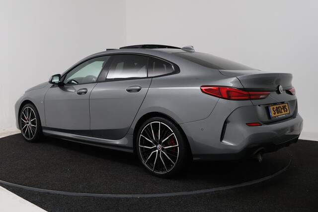 BMW 2-SERIE Gran Coupé 218i High Executive (PANORAMADAK, CAMERA, STOELVERWARMING, NAVIGATIE)