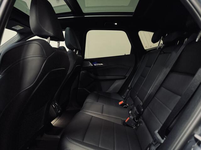 BMW 2-SERIE Active Tourer 225e xDrive M-Sport | 19" | Panorama | Trekhaak | HK