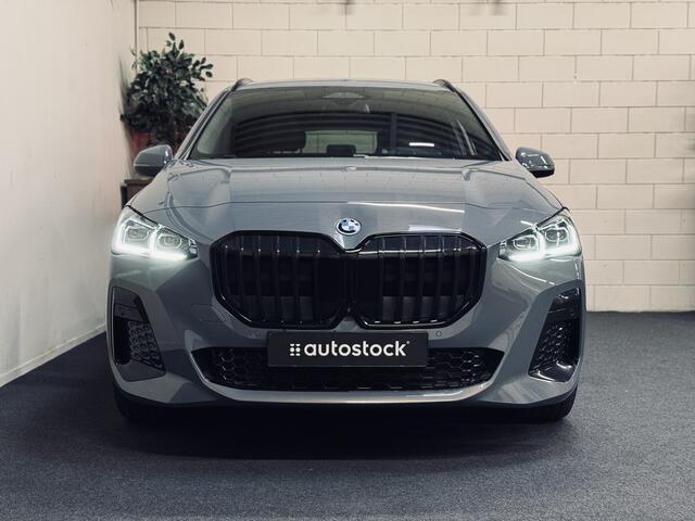 BMW 2-SERIE Active Tourer 225e xDrive M-Sport | 19" | Panorama | Trekhaak | HK