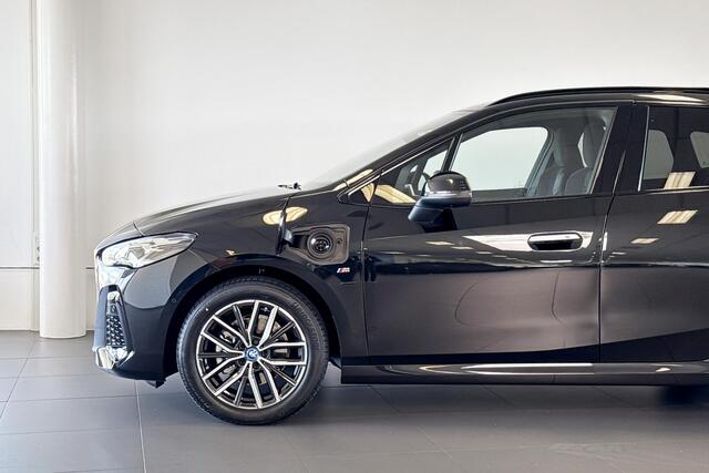 BMW 2-SERIE Active Tourer 225e xDrive | M Sport | Glazen Panoramadak | Harman Kardon | Stoelverwarming |