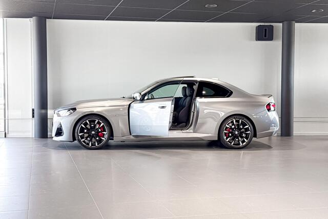 BMW 2-SERIE Coupé 220i | M Sport Pro | Glazen schuif-/kanteldak | Harman Kardon | Stoelverwarming | Comfort Access |