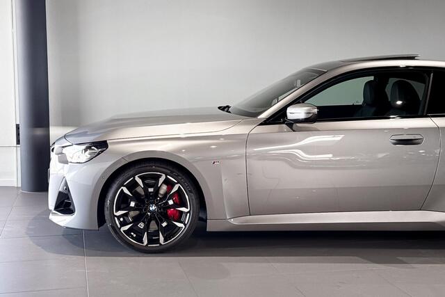 BMW 2-SERIE Coupé 220i | M Sport Pro | Glazen schuif-/kanteldak | Harman Kardon | Stoelverwarming | Comfort Access |