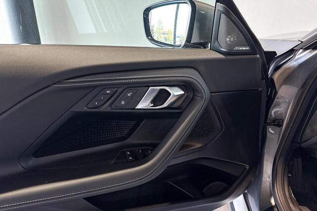 BMW 2-SERIE Coupé 220i | M Sport Pro | Glazen schuif-/kanteldak | Harman Kardon | Stoelverwarming | Comfort Access |