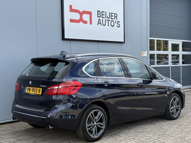 BMW 2-SERIE Active Tourer 220i High Executive Automaat Navigatie/Trekhaak.