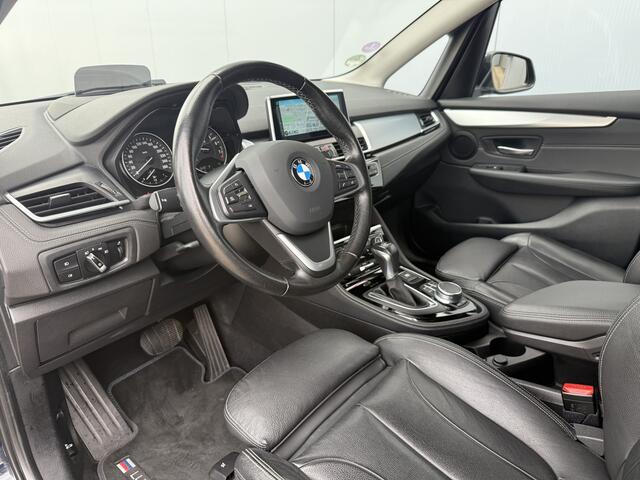 BMW 2-SERIE Active Tourer 220i High Executive Automaat Navigatie/Trekhaak.