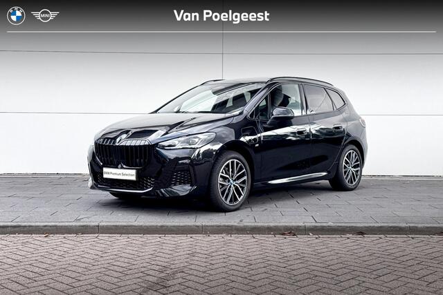 BMW 2-SERIE Active Tourer 225e xDrive | M-Sport | Stuurwielrand verwarmd | Glazen panoramadak |