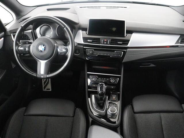 BMW 2-SERIE Active Tourer 218i Executive Edition | Half leder | Cruise control | Head-up | Interieur verlichting | Navigatie | Bluetooth | Elektrische achterklep | Trekhaak