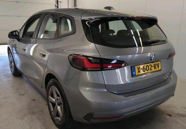 BMW 2-SERIE Active Tourer 218i Automaat Premium Navigatie Prof Live Cockpit Head-up 360 Camera Adapieve Led Keyless Dab NL Auto