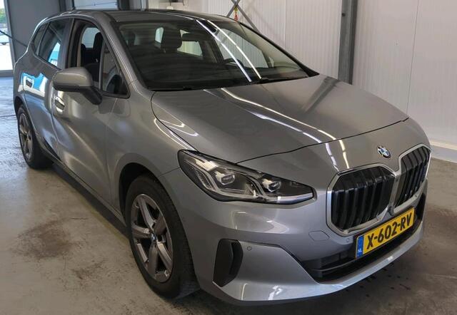 BMW 2-SERIE Active Tourer 218i Automaat Premium Navigatie Prof Live Cockpit Head-up 360 Camera Adapieve Led Keyless Dab NL Auto