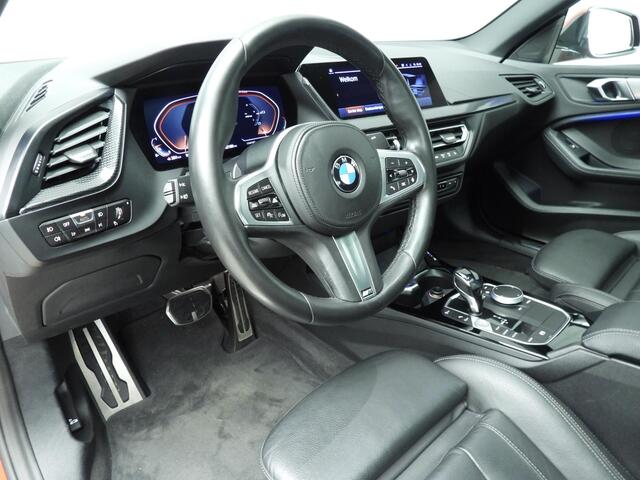 BMW 2-SERIE Gran Coupé 218i | M-Sportpakket | LED | Leder | HUD | Active cruise | M-Zetels | Panoramadak | Keyles go | DAB | Hifi speakers | Alu 19 inch