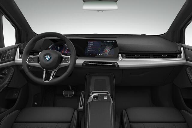 BMW 2-SERIE Active Tourer 225e xDrive | M Sportpakket | Premium Pack | Comfort Pack | Travel Pack | Trekhaak