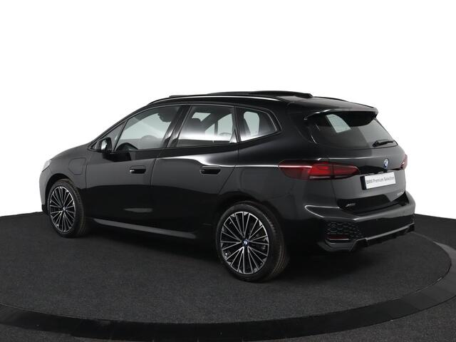 BMW 2-SERIE Active Tourer 225e xDrive | SOH 100% | M Sportpakket | Harman-Kardon | Trekhaak | elektrisch glazen panorama-dak |