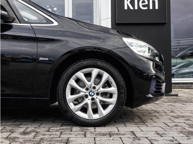 BMW 2-SERIE Active Tourer 218i Executive | Trekhaak | Sportstoelen | 17" Velgen |