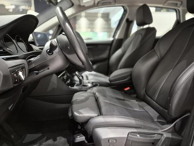 BMW 2-SERIE Active Tourer 218i High Executive Edition | Leder | Trekhaak | Camera | Stoelverwarming |