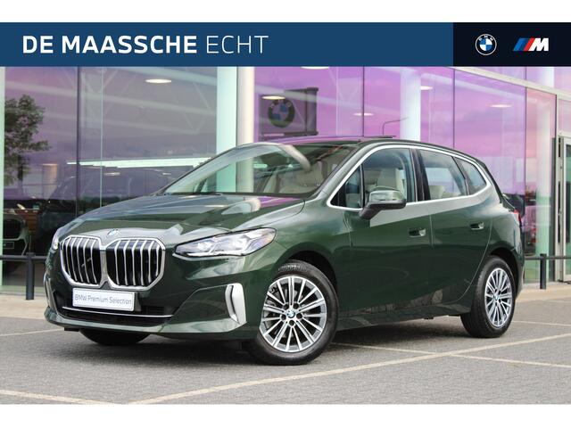 BMW 2-SERIE Active Tourer 218i Luxury Line Automaat / Panoramadak / Trekhaak / Sportstoelen / Achteruitrijcamera / Adaptieve LED / Stoelverwarming