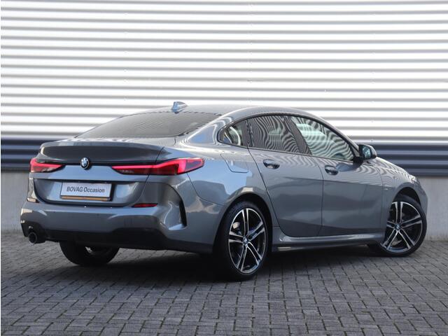 BMW 2-SERIE Gran Coupé 218i | M Sportpakket | Park Distance Control | Achteruitrijcamera | Getint Glas | Verwambare Voorstoelen | Sportstoelen | 18'' LMV