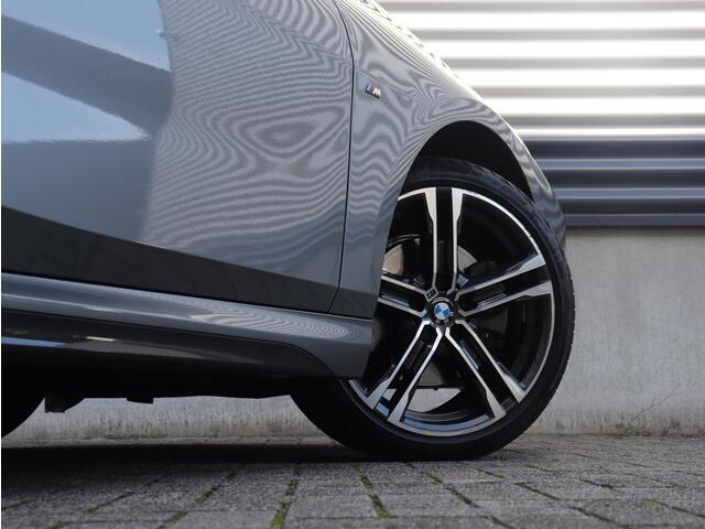 BMW 2-SERIE Gran Coupé 218i | M Sportpakket | Park Distance Control | Achteruitrijcamera | Getint Glas | Verwambare Voorstoelen | Sportstoelen | 18'' LMV