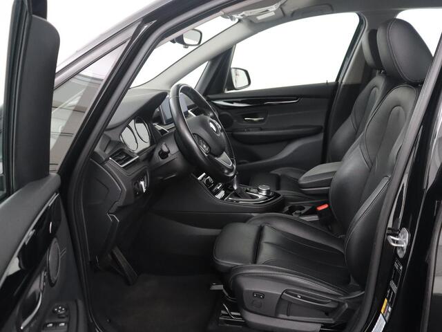 BMW 2-SERIE Active Tourer 225xe iPerformance High Executive | Leder | Head up | Stoelverwarming | Camera | Park assist | Sfeerverlichting | Climate control | Full LED |
