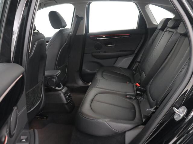 BMW 2-SERIE Active Tourer 225xe iPerformance High Executive | Leder | Head up | Stoelverwarming | Camera | Park assist | Sfeerverlichting | Climate control | Full LED |