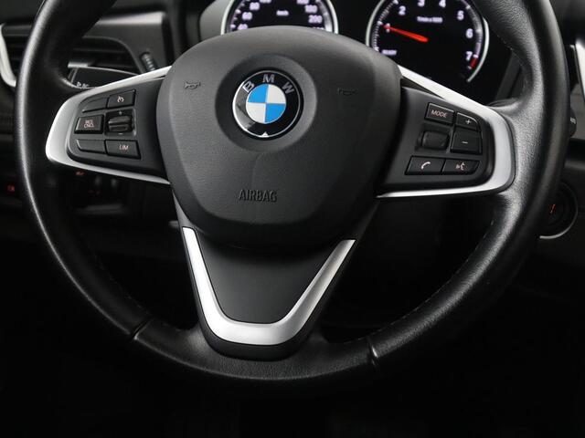BMW 2-SERIE Active Tourer 225xe iPerformance High Executive | Leder | Head up | Stoelverwarming | Camera | Park assist | Sfeerverlichting | Climate control | Full LED |