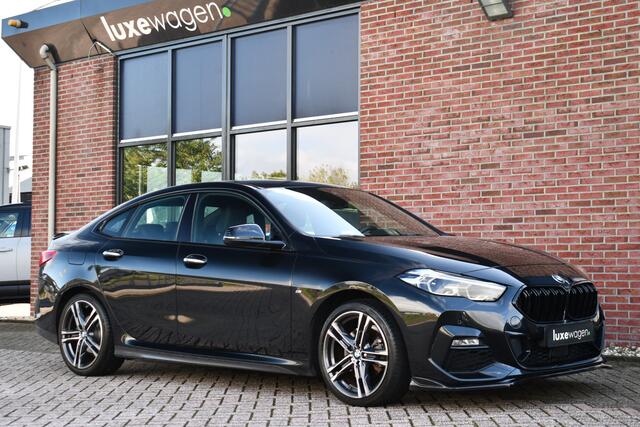 BMW 2-SERIE Gran Coupé 218i M-Sport Shadowline Trekhaak 18inch Live-cockpit Sfeerverlichting