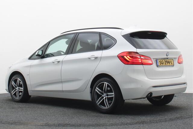 BMW 2-SERIE Active Tourer 218i Corporate Lease Executive LED, Camera, Navigatie, Stoelverwarming, PDC