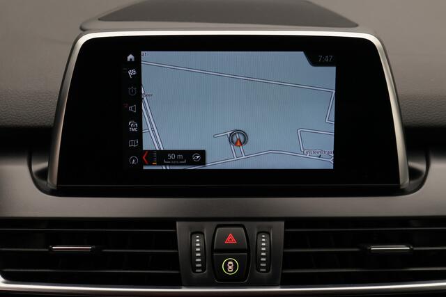 BMW 2-SERIE Active Tourer 218i Corporate Lease Executive LED, Camera, Navigatie, Stoelverwarming, PDC