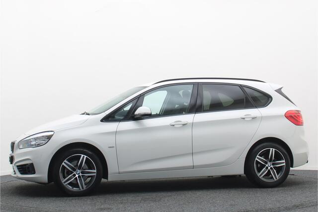 BMW 2-SERIE Active Tourer 218i Corporate Lease Executive LED, Camera, Navigatie, Stoelverwarming, PDC