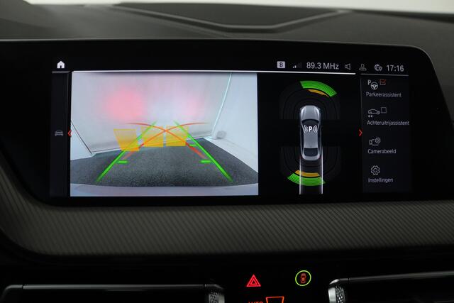BMW 2-SERIE Gran Coupé 218i High Executive (PANORAMADAK, CAMERA, STOELVERWARMING, NAVIGATIE)
