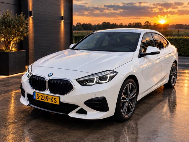 BMW 2-SERIE Gran Coupé 218i Introduction Ed Sport CAMERA / SPORTSTOELEN / LED / CARPLAY / DAB+