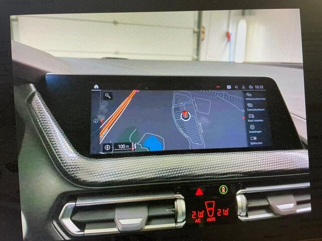 BMW 2-SERIE Gran Coupé 218i Introduction Ed Sport CAMERA / SPORTSTOELEN / LED / CARPLAY / DAB+