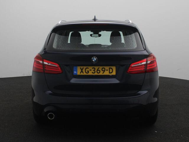 BMW 2-SERIE Active Tourer 218i Corporate Lease Executive | Lichtmetalen Velgen | Elektrisch bedienbare achterklep | Navigatie