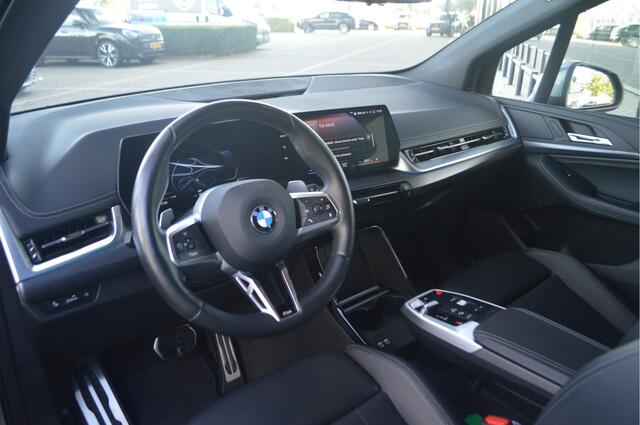 BMW 2-SERIE Active Tourer 218i M Sport Automaat / Sportstoelen / Achteruitrijcamera / Adaptieve LED / Comfort Access / M Adaptief onderstel