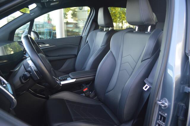BMW 2-SERIE Active Tourer 218i M Sport Automaat / Sportstoelen / Achteruitrijcamera / Adaptieve LED / Comfort Access / M Adaptief onderstel