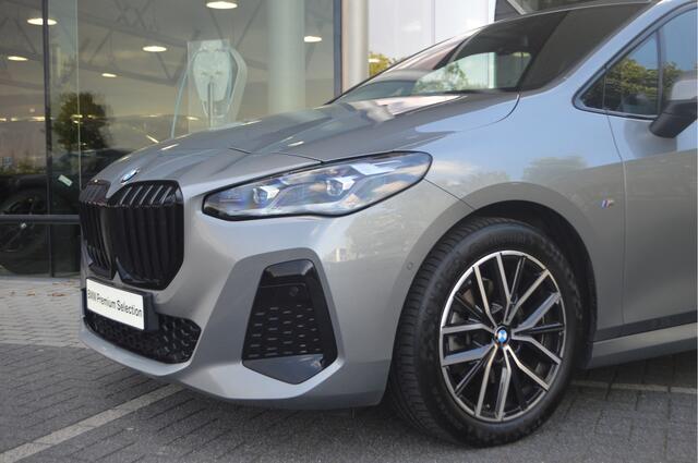BMW 2-SERIE Active Tourer 218i M Sport Automaat / Sportstoelen / Achteruitrijcamera / Adaptieve LED / Comfort Access / M Adaptief onderstel
