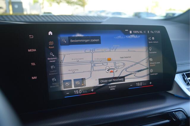 BMW 2-SERIE Active Tourer 218i M Sport Automaat / Sportstoelen / Achteruitrijcamera / Adaptieve LED / Comfort Access / M Adaptief onderstel