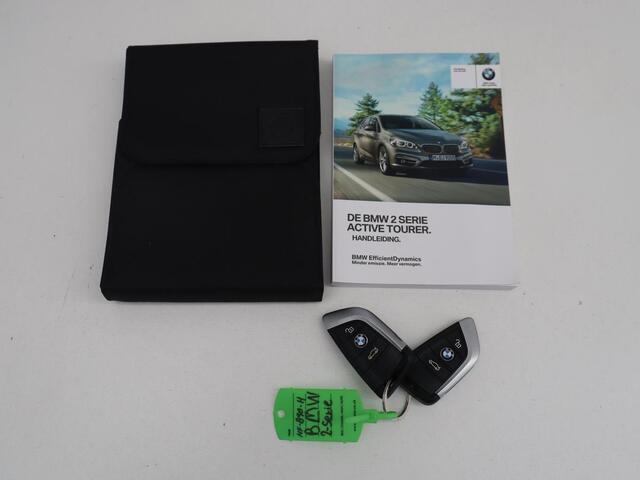 BMW 2-SERIE Active Tourer 218i Centennial High Executive | Head-Up | Navigatie | Stoelverwarming |