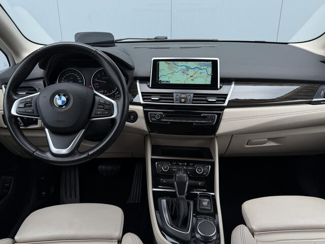 BMW 2-SERIE Active Tourer 220i High Executive Automaat Navi/Trekhaak.