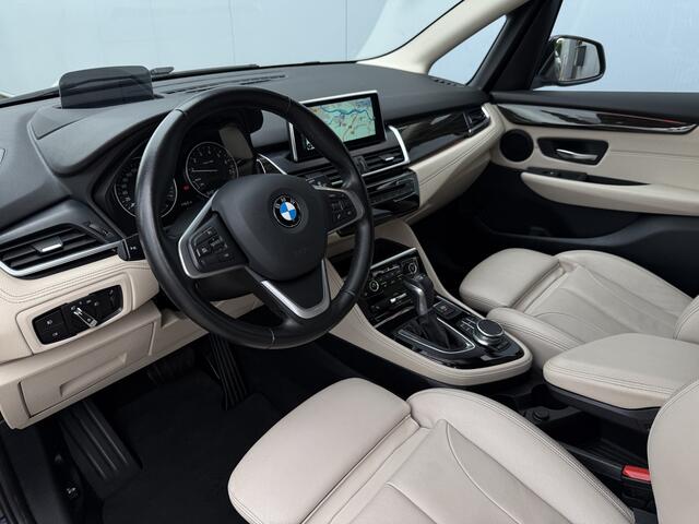 BMW 2-SERIE Active Tourer 220i High Executive Automaat Navi/Trekhaak.