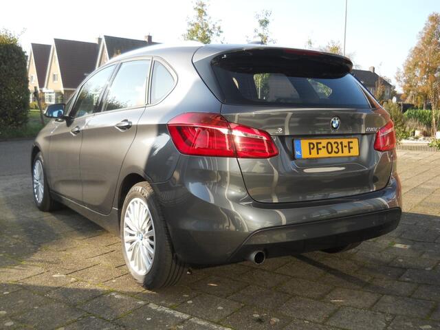 BMW 2-SERIE ACTIVE TOUR. 218i High Executive