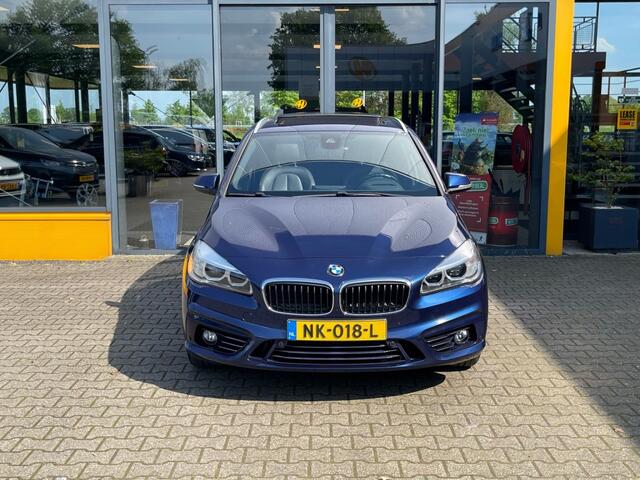 BMW 2-SERIE ACTIVE TOUR. 220I Cent. High Executive - schuif/kantel dak - leer - camera