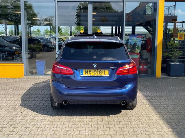 BMW 2-SERIE ACTIVE TOUR. 220I Cent. High Executive - schuif/kantel dak - leer - camera