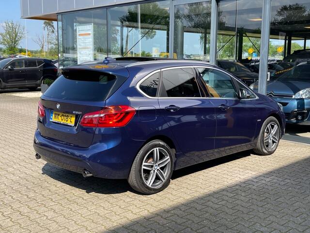BMW 2-SERIE ACTIVE TOUR. 220I Cent. High Executive - schuif/kantel dak - leer - camera
