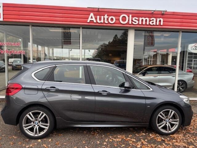 BMW 2-SERIE ACTIVE TOUR. 218i Centennial High Exe, M-pakket, HeadUp, Leer