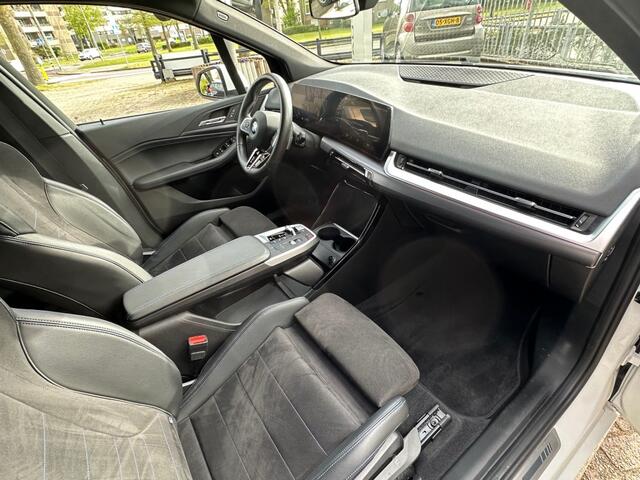 BMW 2-SERIE ACTIVE TOUR. 220I Active Tourer Navi Camera Cruise NAP-Autopas
