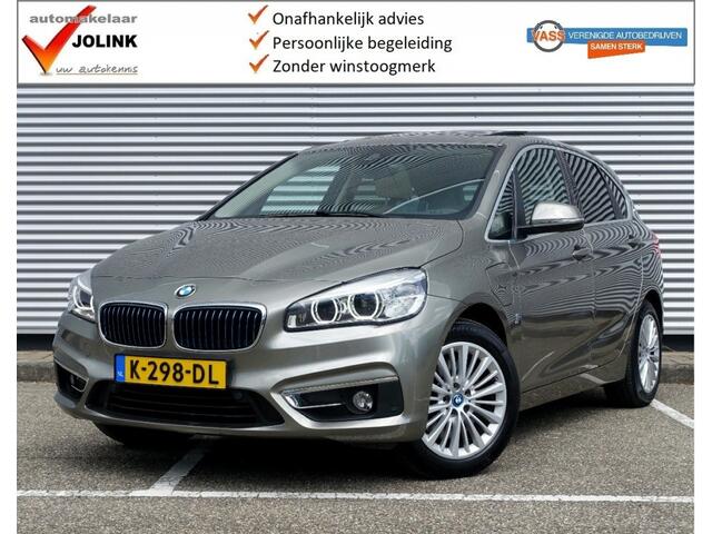 BMW 2-SERIE ACTIVE TOUR. 225e xDrive Luxury Line Step6 I Pano I Leder I LED I Navi I Sportstoelen I