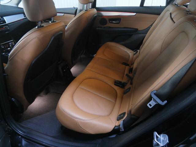BMW 2-SERIE GRAN TOURER 218i High Executive Luxury Line Automaat / Achteruitrijcamera / Sportstoelen / Head-Up / LED / Navigatie Plus / Park Assistant / Stoelverwarming