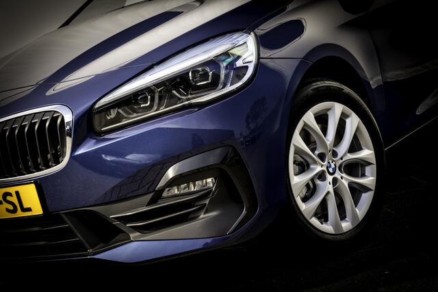 BMW 2-SERIE GRAN TOURER 220i 180 Pk Automaat Business Edition I Head Up Display I Navi I LED I 17 inch. LMV
