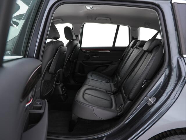 BMW 2-SERIE GRAN TOURER 220d High Executive Luxury-Line M-Aerodynamica Aut. *NAVI-FULLMAP | DAKOTA-FULL-LEATHER| FULL-LED | CAMERA | KEYLESS | HIFI-SOUND | ECC | PDC | CRUISE | AMBIENT-LIGHT | COMFORT-SEATS | TOWBAR | 18''ALU*